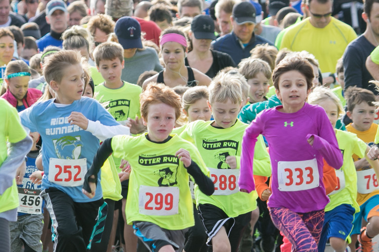 Runners and walkers support Character Counts!