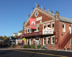 FNL Travel Discover Abingdon 2004A lo