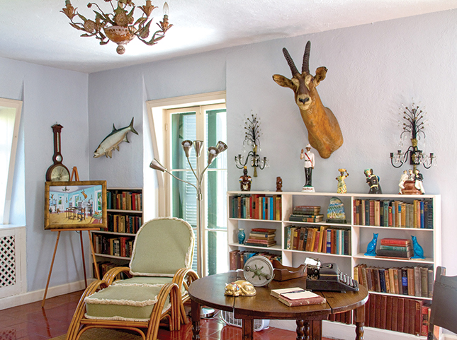 FNL Travel Literary Landmarks 2210A