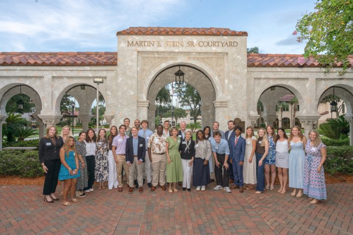 Bolles Jones Fellows Program 26'390 The inaugural class of Jones Fellows gathers with mentors, members of the Jones family and School leadership at the Welcome Dinner marking the launch of the Jones Fellows Program. Photo courtesy The Bolles School